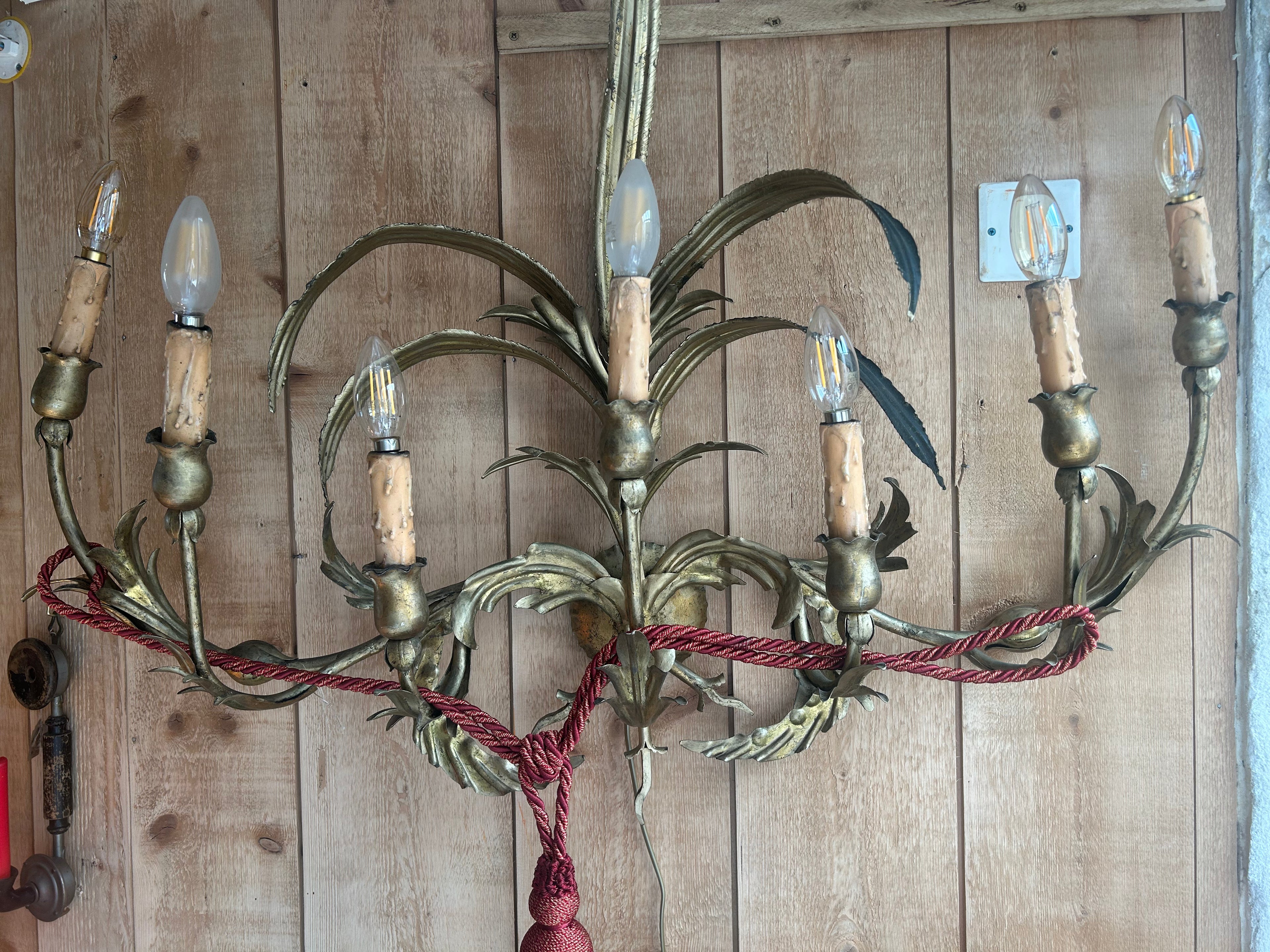 Luminaire en applique sept feux