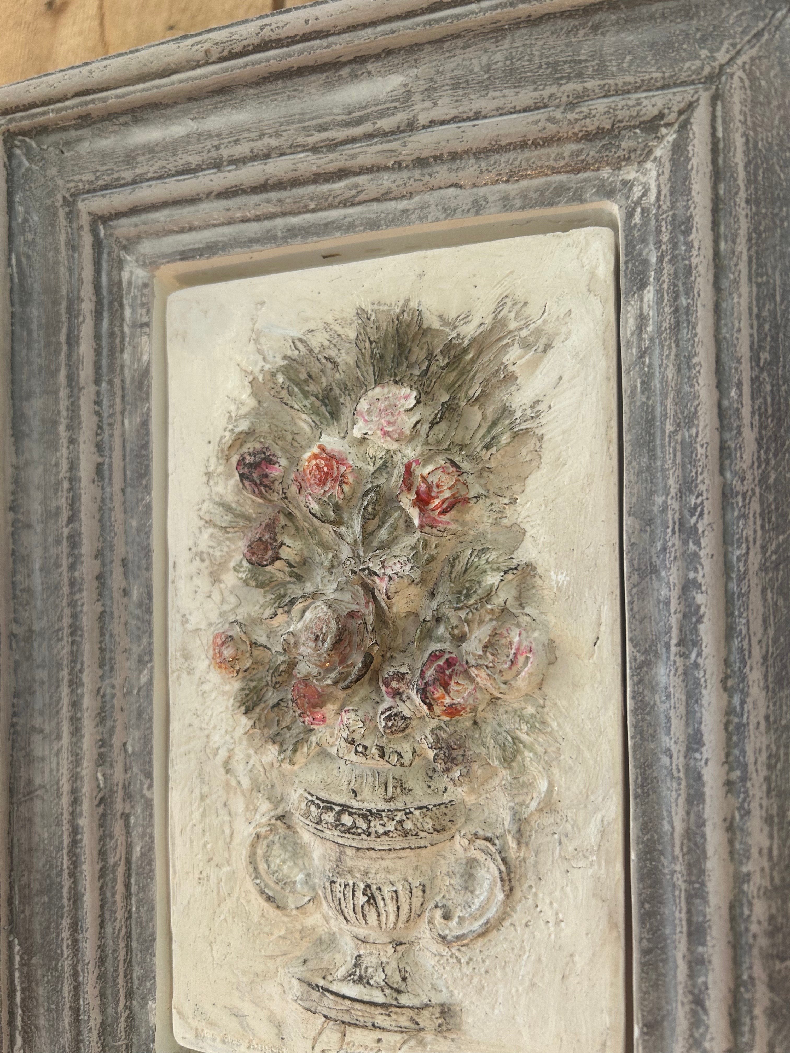 Tableau en plâtre peint et patiné