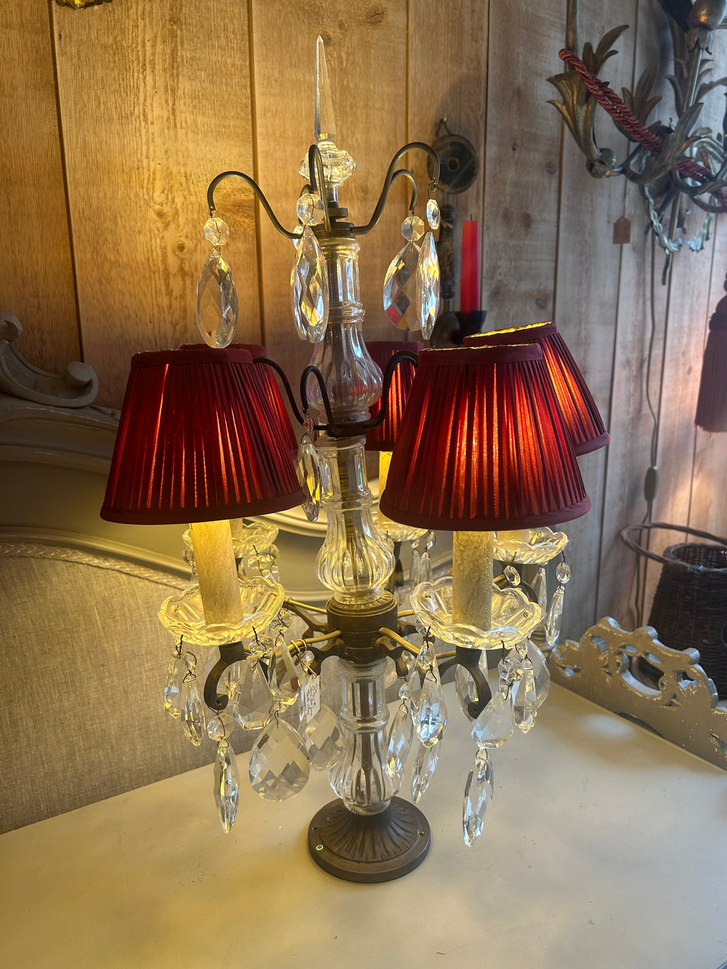 Brass girandole with drops