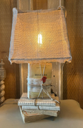 lampe et livres anciens abat-jour jute